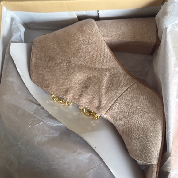 YOKI Jacklyn-49 Open-toe high heeled shoes with crisscrossed chain details - Picture 4 of 6